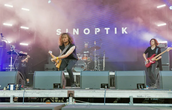 Sinoptik rock grubu Atlas hafta sonu gerçekleştirir. Kiev, Ukrayna.