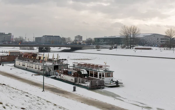 Krakow kış cityscape Vistula Nehri, Polonya ile. — Stok fotoğraf