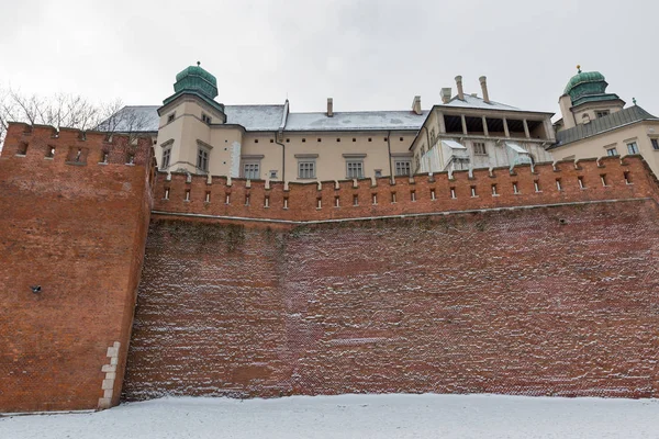 Türme und Verteidigungsmauern. Burg Wawel, Krakau, Polen. — Stockfoto