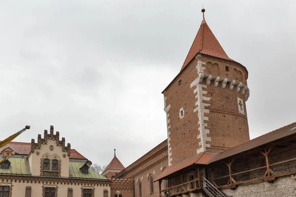 Torre medieval da muralha da cidade em Cracóvia, Polônia . — Fotografia de Stock