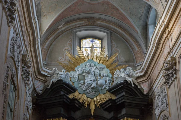 Igreja na rocha interior no bairro judaico. Cracóvia, Polónia . — Fotografia de Stock