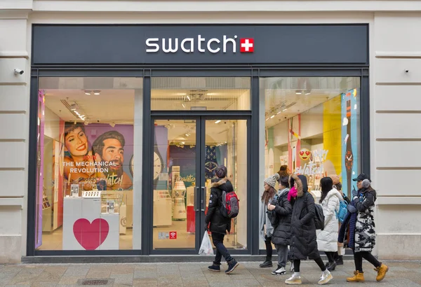 Swatch store na ulici Florianska v Krakow Old Town, Poznaň, Polsko. — Stock fotografie