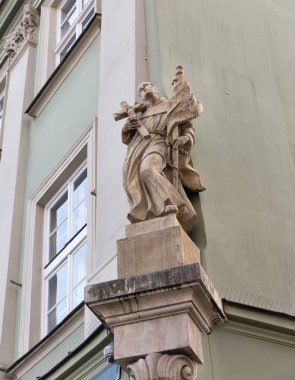 Duvar dini heykel closeup Krakow, Polonya.