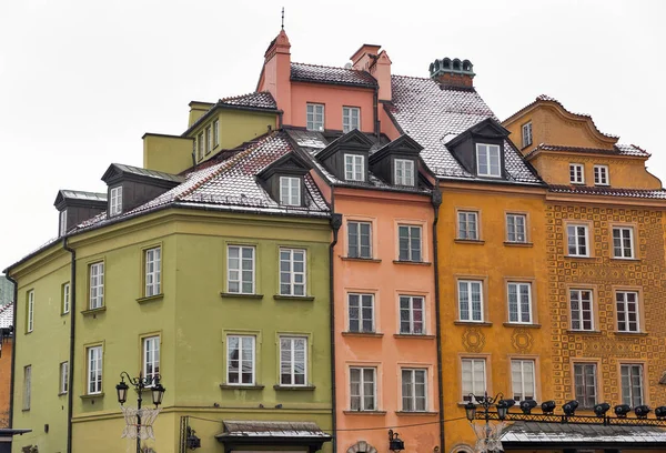 Alte farbenfrohe Architektur in Warschau, Polen. — Stockfoto