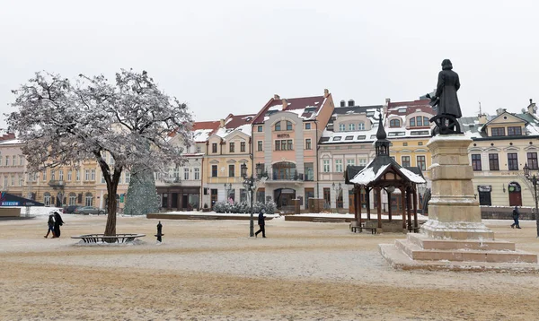 Kerstmis-marktplein in Rzeszow, Polen. — Stockfoto