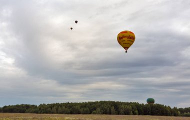 Sıcak hava balonları kalkış. Makariv, Ukrayna.