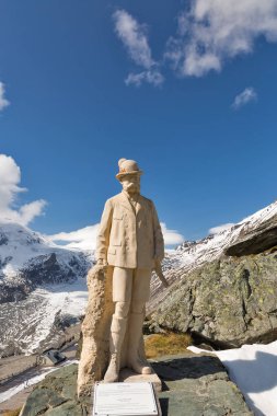 Kaiser Franz Josef heykeli ben Grossglockner buzul, Avusturya.
