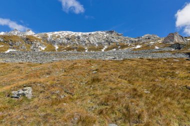 Kaiser Franz Josef glacier dağ tarafında. Grossglockner, Avusturya Alplerinde.