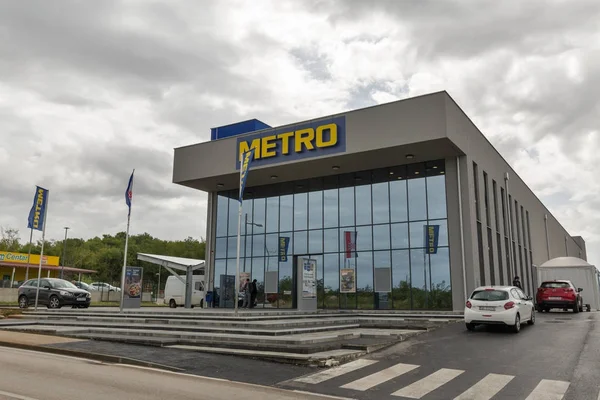 Metro Cash and Carry mağaza Porec, Hırvatistan. — Stok fotoğraf