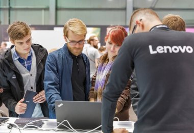 Lenovo booth sırasında Cee 2017 Kiev, Ukrayna