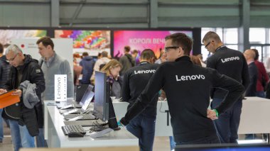 Lenovo booth sırasında Cee 2017 Kiev, Ukrayna