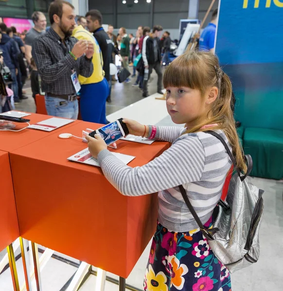 Cabine Motorola pendant CEE 2017 à Kiev, Ukraine — Photo