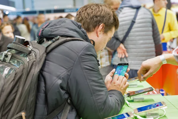 Stand Motorola durante CEE 2017 a Kiev, Ucraina — Foto Stock