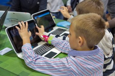 Kiev, Ukrayna Cee 2017 sırasında Microsoft booth çocuklara ziyaret