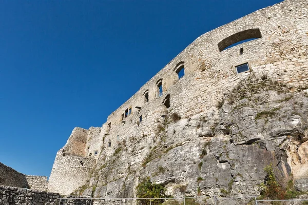 Paredes del Castillo de Spis en Eslovaquia . —  Fotos de Stock