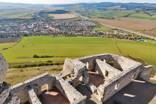Vista sobre Spisske Podhradie desde el Castillo de Spis en Eslovaquia —  Fotos de Stock