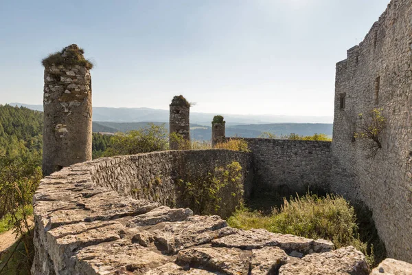 Paredes del Castillo de Spis en Eslovaquia . —  Fotos de Stock