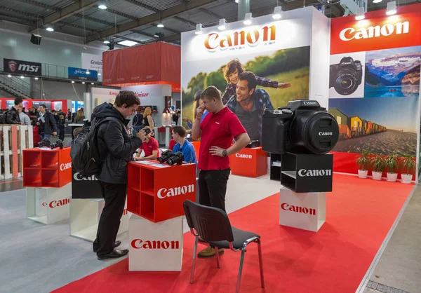 Stand Canon durante CEE 2017 a Kiev, Ucraina — Foto Stock