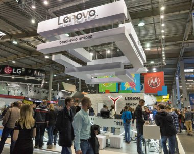 Lenovo booth sırasında Cee 2017 Kiev, Ukrayna