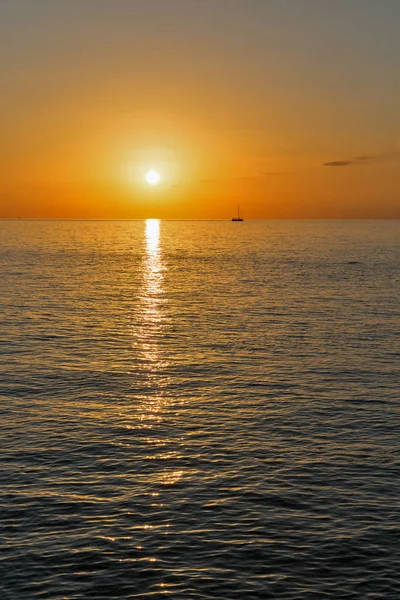 Pôr do sol no mar Adriático, Croácia — Fotografia de Stock