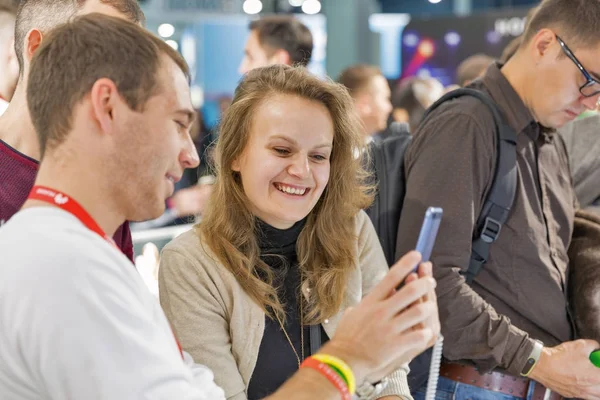 Huawei stand tijdens Cee 2017 in Kiev, Oekraïne — Stockfoto