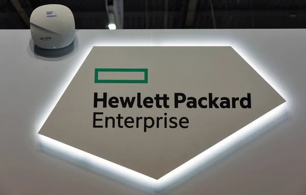 Hewlett-Packard Enterprise booth at CEE 2017 in Kiev, Ukraine — Stock Photo, Image
