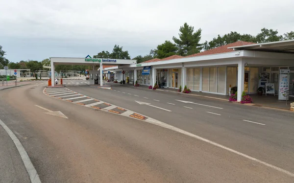 Valamar camping Lanterna recepção em Tar, Croácia . — Fotografia de Stock