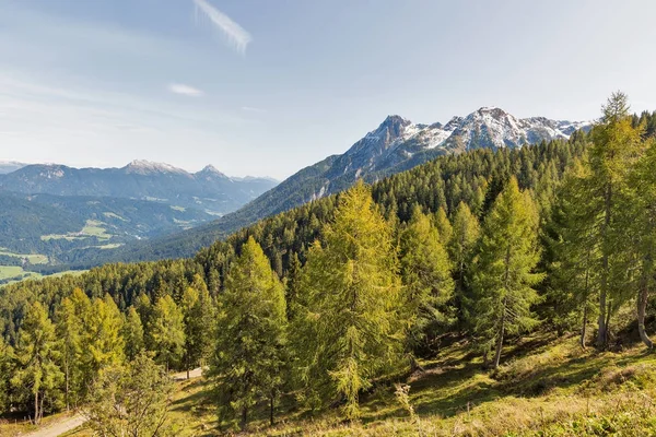 Alpská krajina v západní provincii Korutany, Rakousko. — Stock fotografie