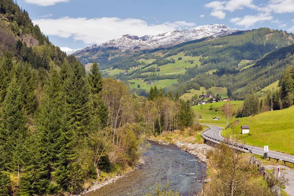 Rio Moll perto da cachoeira Jungfernsprung perto de Heiligenblut, Caríntia, Áustria . — Fotografia de Stock
