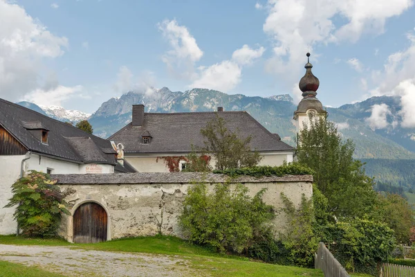 Svatého Jana Křtitele v Haus, Rakousko. — Stock fotografie