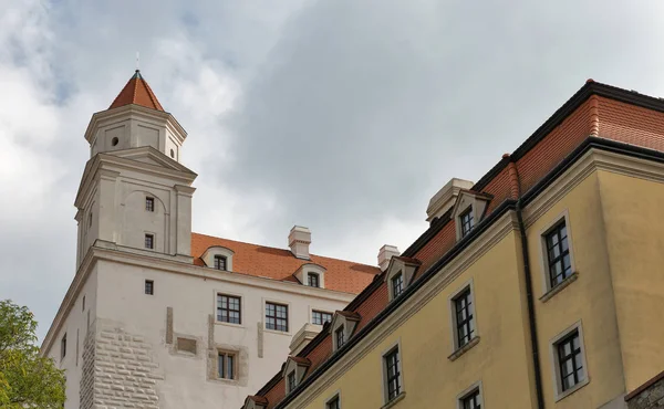 Middeleeuws kasteel in Bratislava, Slowakije. — Stockfoto