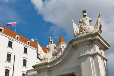 Bratislava, Slovakya 'daki ortaçağ kalesi.