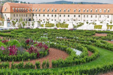 Çiçek bahçesinde Castle. Bratislava, Slovakya.
