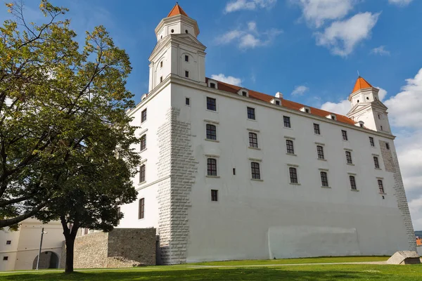 Castelo medieval em Bratislava, Eslováquia . — Fotografia de Stock