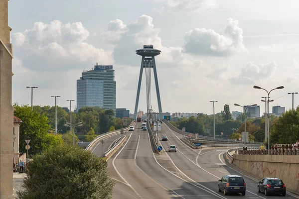 Ufo-Brücke in Bratislava, Slowakei. — Stockfoto