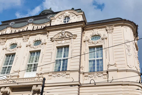 Historisches Gebäude in Bratislava, Slowakei. — Stockfoto