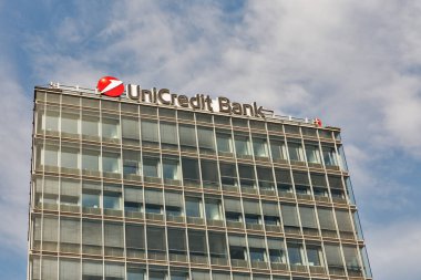 Unicredit Bankası logosuna ofis binası Bratislava, Slovakya.