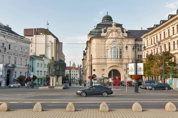 Rua Mostova em Bratislava, Eslováquia . — Fotografia de Stock