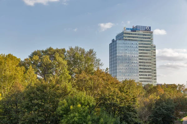 Aupark Tower i Bratislava, Slovakien. — Stockfoto