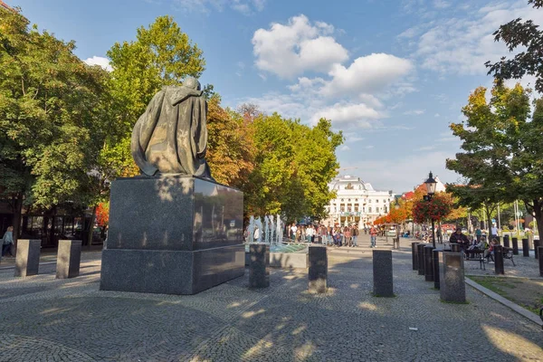 Praça Hviezdoslavovo em Bratislava, Eslováquia . — Fotografia de Stock