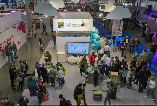 Stand Microsoft allo stand CEE 2017 a Kiev, Ucraina . — Foto Stock