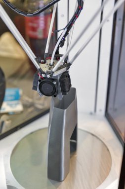 Kiev, Ukrayna Cee 2017 standında üzerinde 3D printerlere harcama maddeler