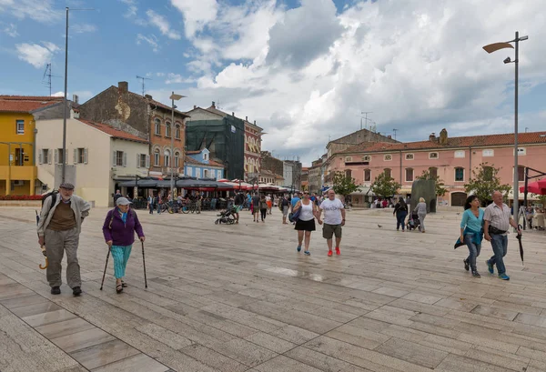 Porec, Crioatia szabadság tér. — Stock Fotó