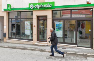 Porec, Crioatia 'daki OTP Bankası.
