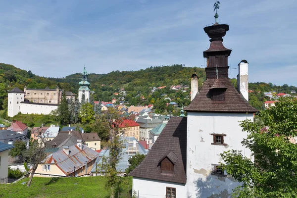 Szlovákiában Banská Štiavnica városkép. — Stock Fotó
