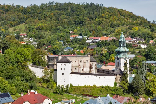 Banska Stiavnica paesaggio urbano in Slovacchia . — Foto Stock