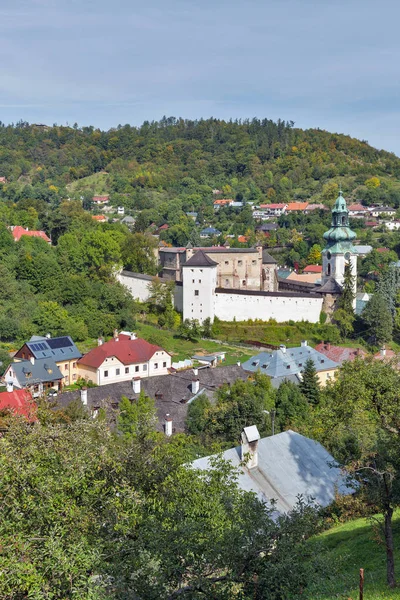 Banska Stiavnica paisaje urbano en Eslovaquia . — Foto de Stock