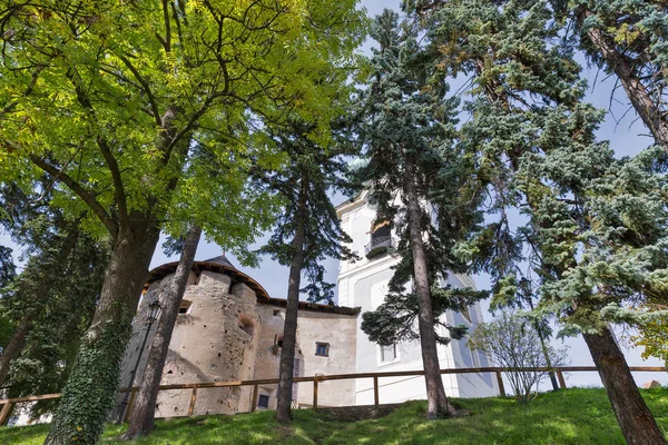 Castelo velho em Banska Stiavnica, Eslováquia — Fotografia de Stock