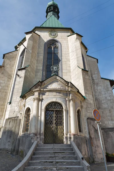 Saint catherine kyrka i Banská Štiavnica, slovakia. — Stockfoto