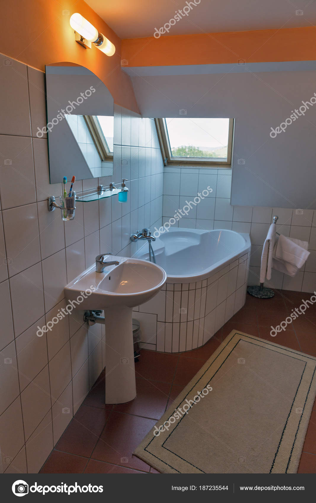 Baignoire D Angle Dans Petite Salle De Bain